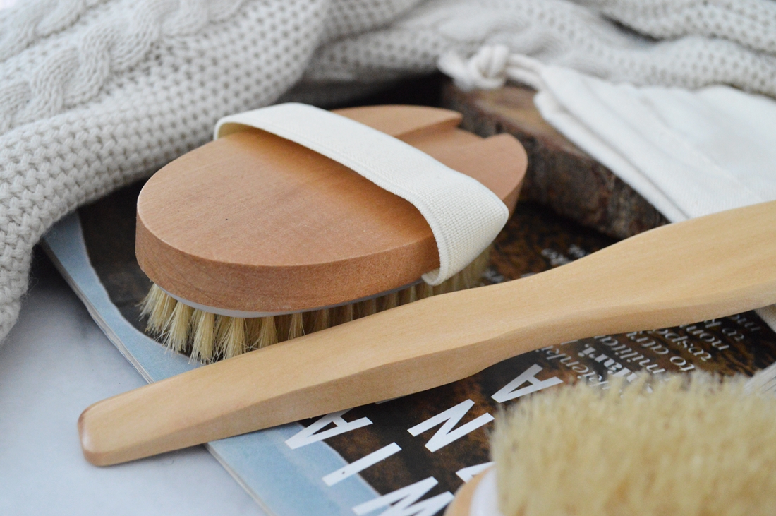 szczotkowanie ciała na sucho puderek.com.pl